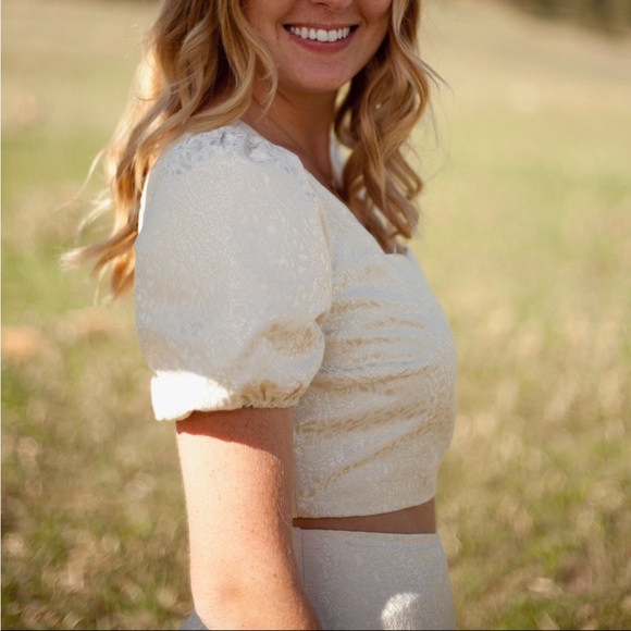 Lulu’s Cream Set - Picture 3 of 8